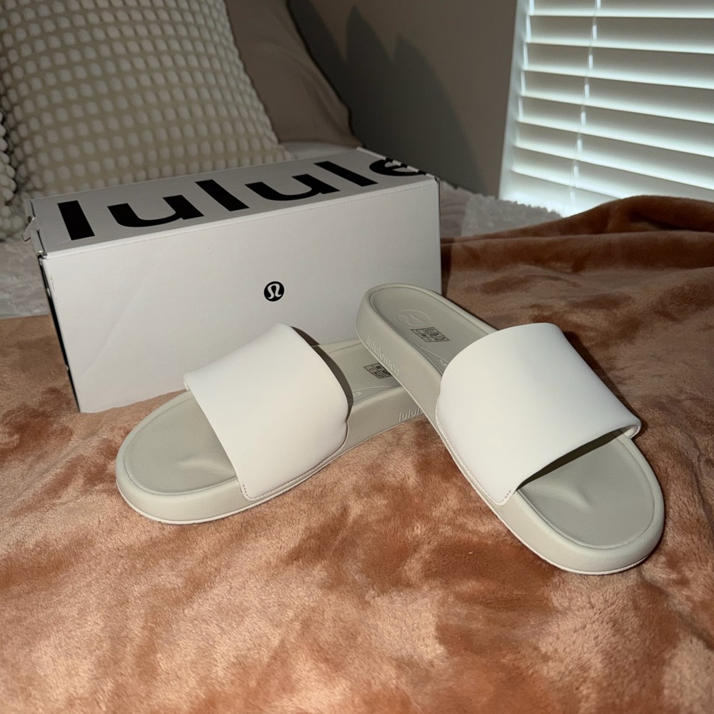 Lululemon Women's Restfeel Slides